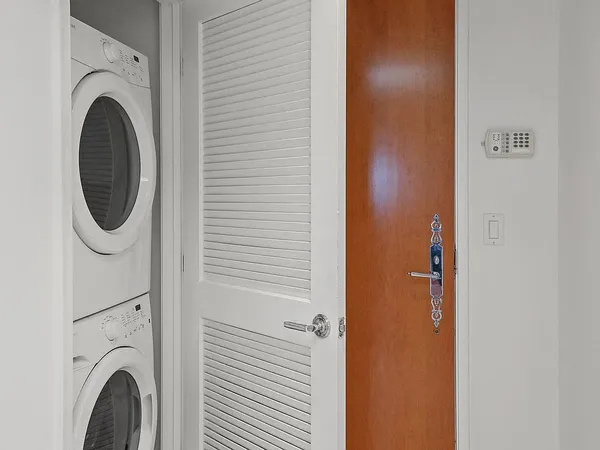 UCLA Off-Campus Housing | Butler Cabana | Studio, 1- to 3-Bedroom Rentals Available