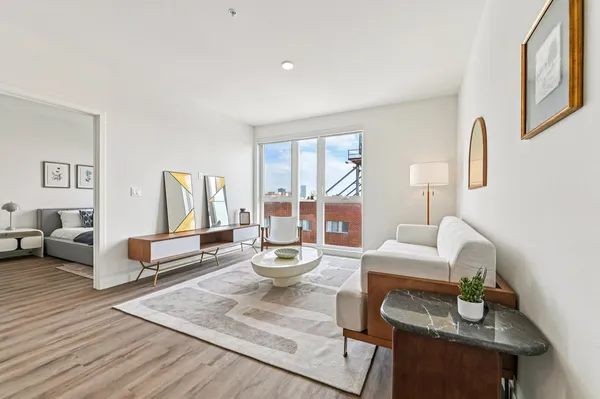 Somi in Koreatown, Los Angeles | Studio, 1- to 3-Bedroom Rentals Available