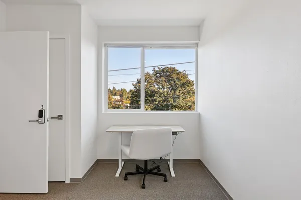 UW Off-Campus Housing | Ravenna Gardens | Studio, 1- to 3-Bedroom Rentals Available