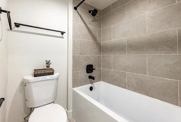 4517 Kingswell Ave in USC-Outside-DPS, Los Angeles | Studio, 1- to 3-Bedroom Rentals Available