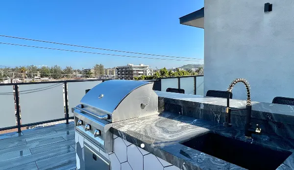 3555 Overland Ave in Westside Village, Los Angeles | Studio, 1- to 3-Bedroom Rentals Available
