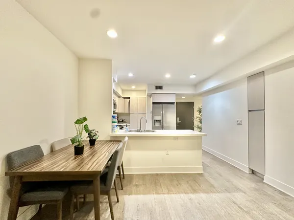 UCLA Off-Campus Housing | 1539 Beloit Ave | Studio, 1- to 3-Bedroom Rentals Available
