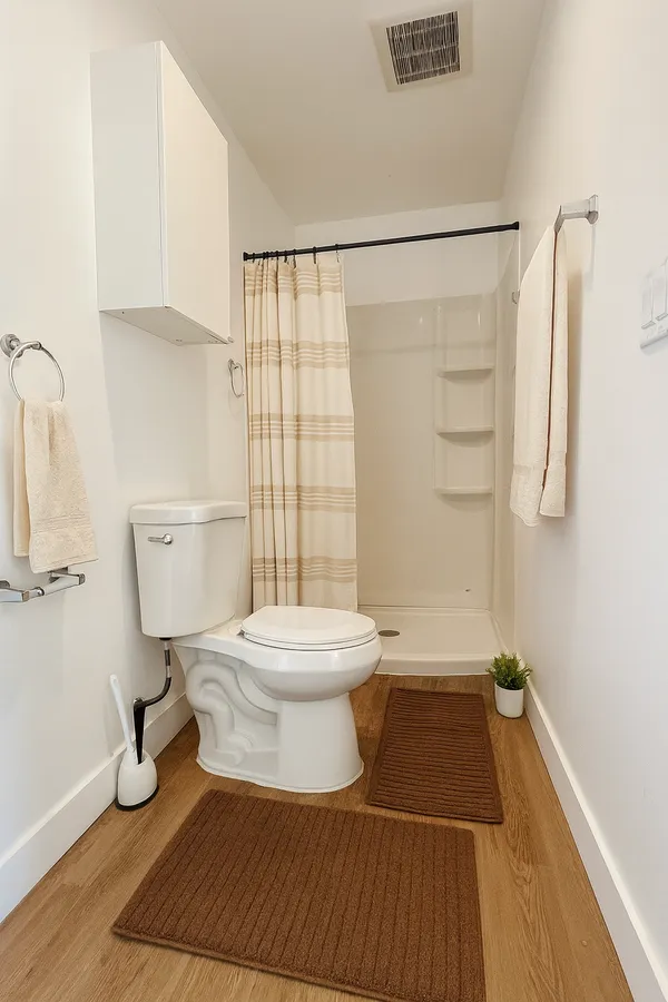 USC Off-Campus Housing | 1431 W 37th St | Studio, 1- to 3-Bedroom Rentals Available