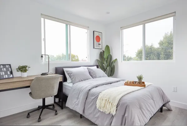 1534 W 35th St in USC-Outside-DPS, Los Angeles | Studio, 1- to 3-Bedroom Rentals Available