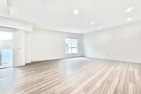 838 La Brea in Miracle Mile, Los Angeles | Studio, 1- to 3-Bedroom Rentals Available