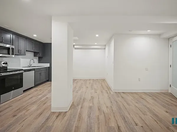 UCLA Off-Campus Housing | Bentley Woodland | Studio, 1- to 3-Bedroom Rentals Available