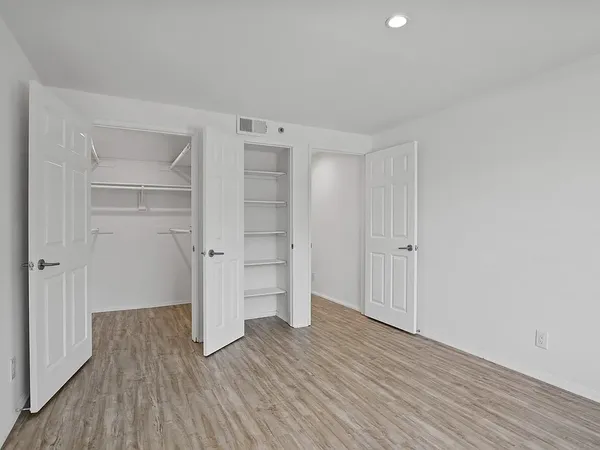 UCLA Off-Campus Housing | Rose Flower | Studio, 1- to 3-Bedroom Rentals Available