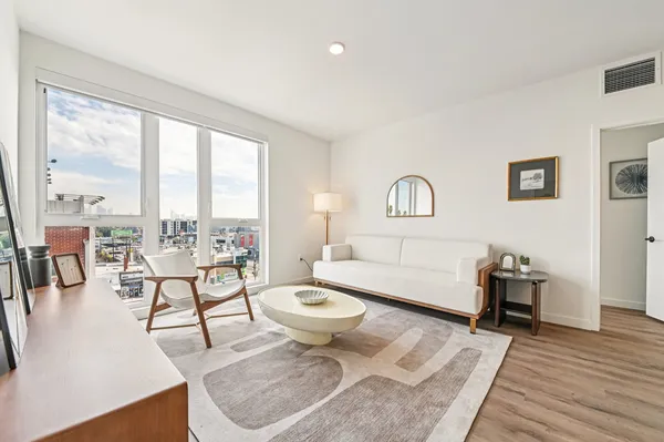 Somi in Koreatown, Los Angeles | Studio, 1- to 3-Bedroom Rentals Available