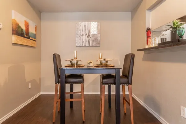West Oaks Landing in Briar Village, Houston | Studio, 1- to 3-Bedroom Rentals Available