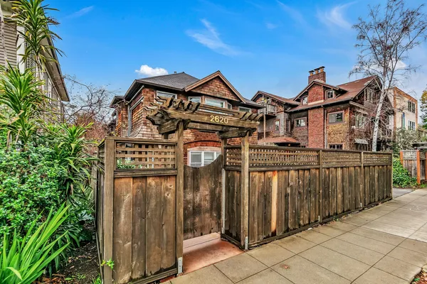 2620 Regent in South Berkeley, Berkeley | Studio, 1- to 3-Bedroom Rentals Available