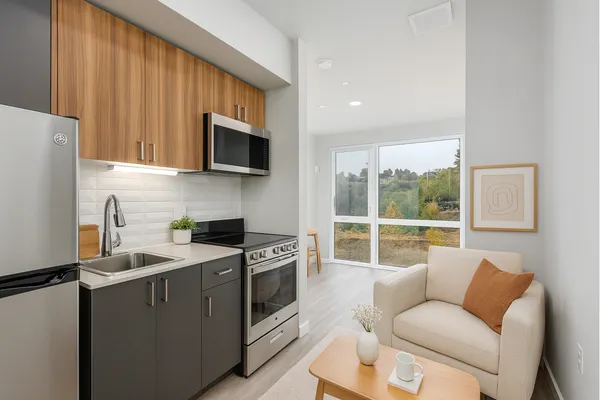 Ellis Apartments in Downtown Tacoma, Tacoma | Studio, 1- to 3-Bedroom Rentals Available