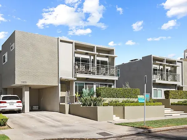 UCLA Off-Campus Housing | Goshen Double | Studio, 1- to 3-Bedroom Rentals Available