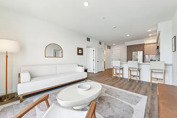 Somi in Koreatown, Los Angeles | Studio, 1- to 3-Bedroom Rentals Available
