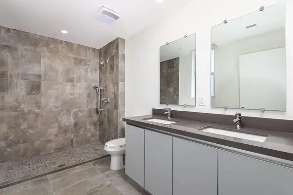 Tamarind Emerald in Hollywood, Los Angeles | Studio, 1- to 3-Bedroom Rentals Available