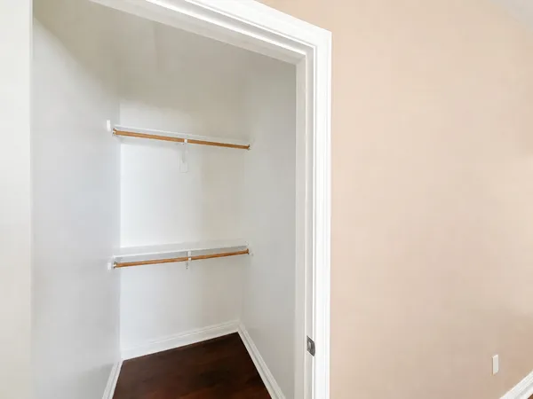 USC Off-Campus Housing | PM - JWB Landmark 1337-1339 | Studio, 1- to 3-Bedroom Rentals Available