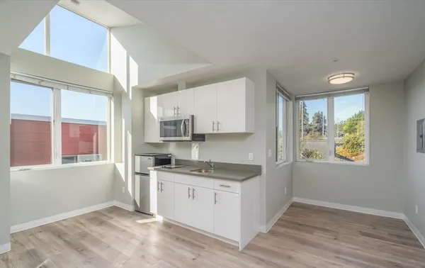 UW Off-Campus Housing | 7th Ave Place | Studio, 1- to 3-Bedroom Rentals Available