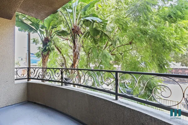 UCLA Off-Campus Housing | Barrington Santa Monica | Studio, 1- to 3-Bedroom Rentals Available