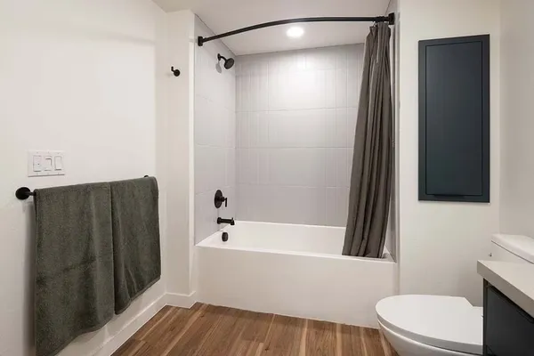 Paxton in Garfield, Huntington Beach | Studio, 1- to 3-Bedroom Rentals Available