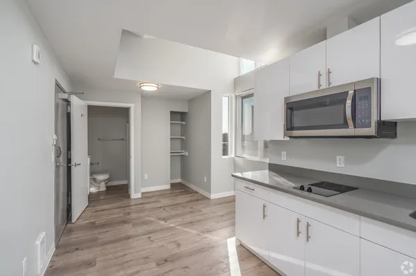 UW Off-Campus Housing | 7th Ave Place | Studio, 1- to 3-Bedroom Rentals Available
