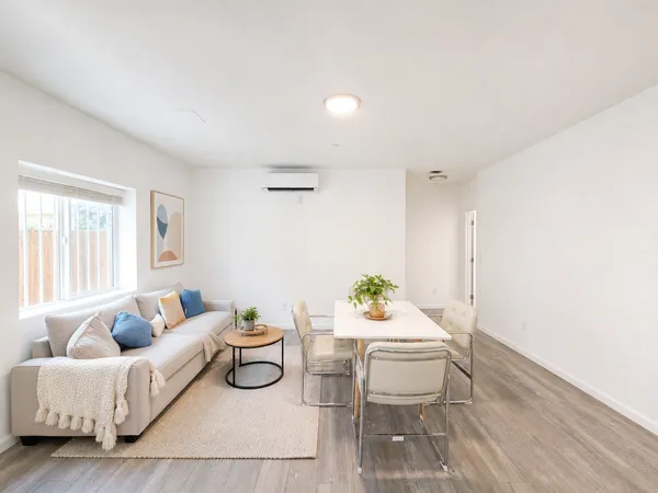 1201 W 36th Pl, Los Angeles, CA 90007 USC Off-Campus Housing | 1201 W 36th Pl | Studio, 1- to 3-Bedroom Rentals Available