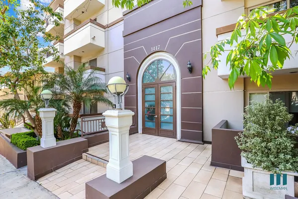 UCLA Off-Campus Housing | Butler Cabana | Studio, 1- to 3-Bedroom Rentals Available