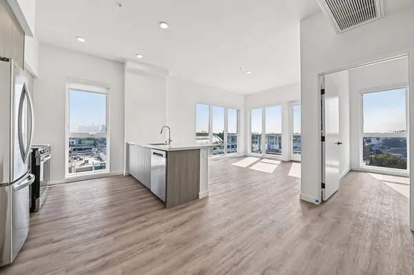 Somi in Koreatown, Los Angeles | Studio, 1- to 3-Bedroom Rentals Available