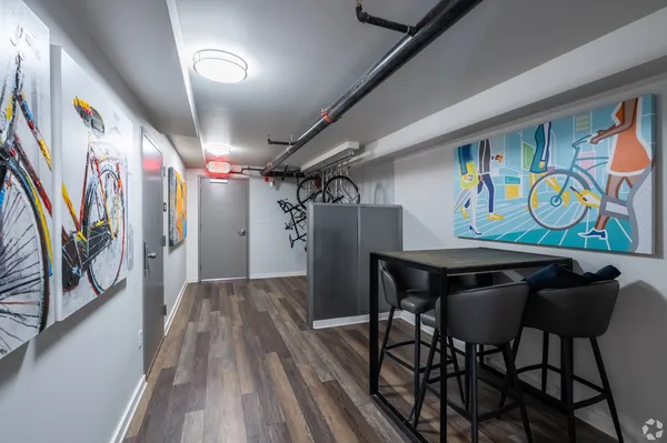 UW Off-Campus Housing | 7th Ave Place | Studio, 1- to 3-Bedroom Rentals Available