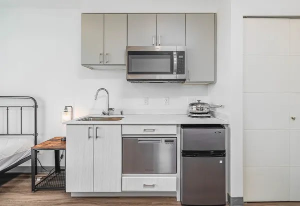 UW Off-Campus Housing | Fifty-Two Apartments | Studio, 1- to 3-Bedroom Rentals Available