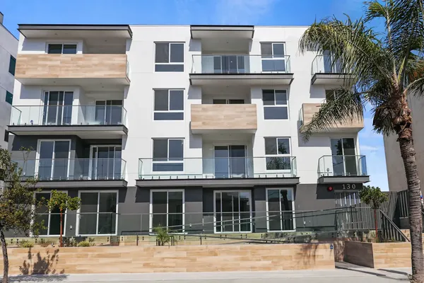 Croft Retreat in Beverly Grove, Los Angeles | Studio, 1- to 3-Bedroom Rentals Available