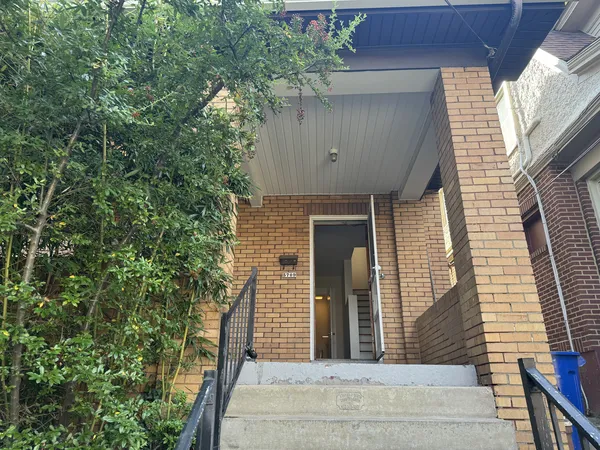 CMU Off-Campus Housing | 5709 Melvin St | Studio, 1- to 3-Bedroom Rentals Available