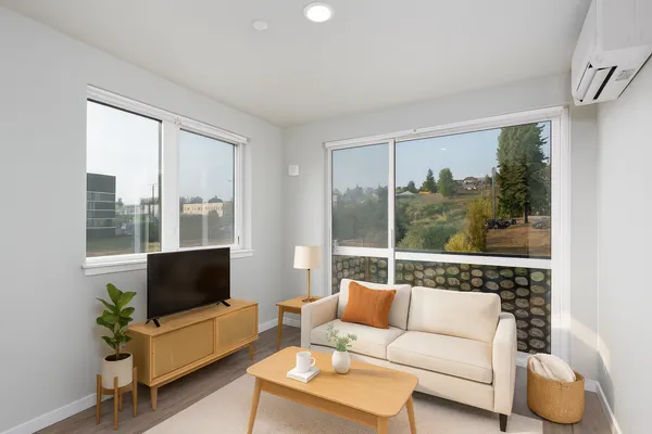 Ellis Apartments in Downtown Tacoma, Tacoma | Studio, 1- to 3-Bedroom Rentals Available