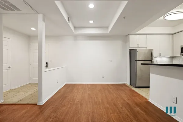 UCLA Off-Campus Housing | Barrington Santa Monica | Studio, 1- to 3-Bedroom Rentals Available