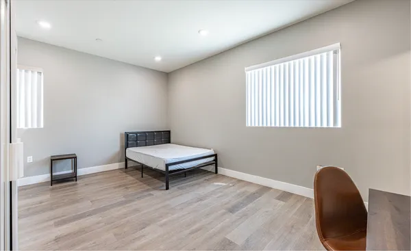 USC Off-Campus Housing | 1238 W 37th Pl | Studio, 1- to 3-Bedroom Rentals Available