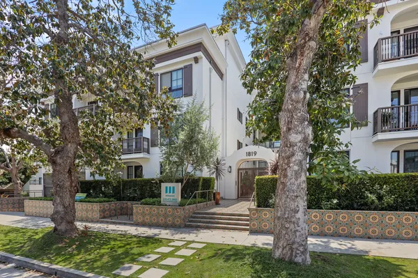 UCLA Off-Campus Housing | Kelton Madera | Studio, 1- to 3-Bedroom Rentals Available