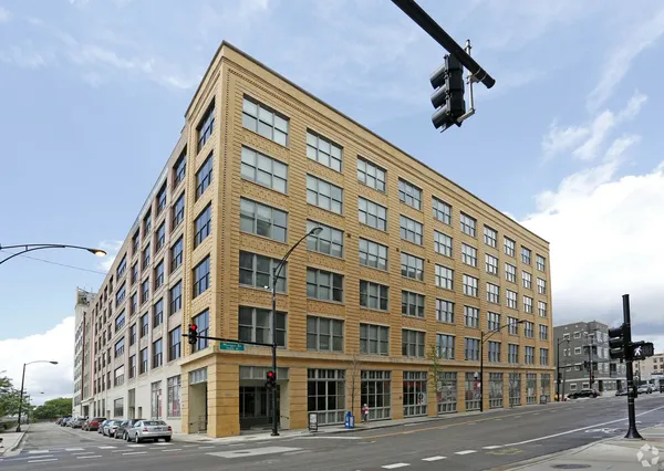 Letterman Chicago in West Loop, Chicago | Studio, 1- to 3-Bedroom Rentals Available
