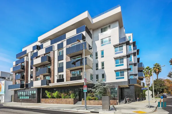 Ogden Garden in Beverly Grove, Los Angeles | Studio, 1- to 3-Bedroom Rentals Available