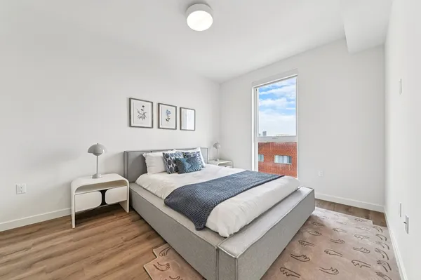 Somi in Koreatown, Los Angeles | Studio, 1- to 3-Bedroom Rentals Available
