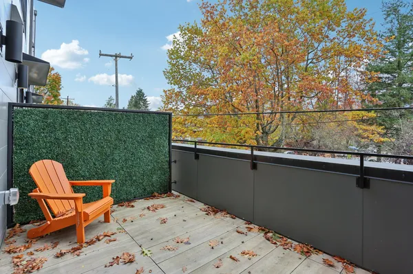 The Rocket  in Wallingford, Seattle | Studio, 1- to 3-Bedroom Rentals Available