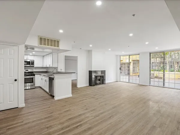 UCLA Off-Campus Housing | Rose Flower | Studio, 1- to 3-Bedroom Rentals Available