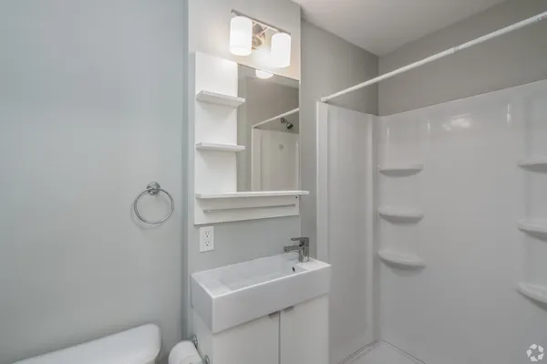 UW Off-Campus Housing | 7th Ave Place | Studio, 1- to 3-Bedroom Rentals Available