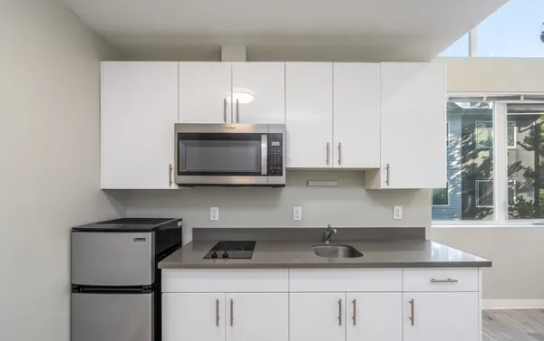 UW Off-Campus Housing | 7th Ave Place | Studio, 1- to 3-Bedroom Rentals Available