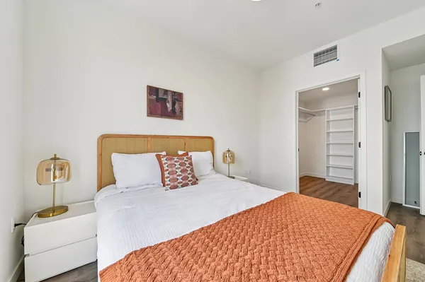 Somi for rent in Koreatown, Los Angeles | 3-Bedroom Rentals Available