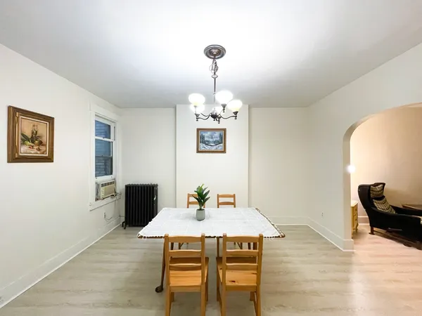 CMU Off-Campus Housing | 1041 Mirror St | Studio, 1- to 3-Bedroom Rentals Available