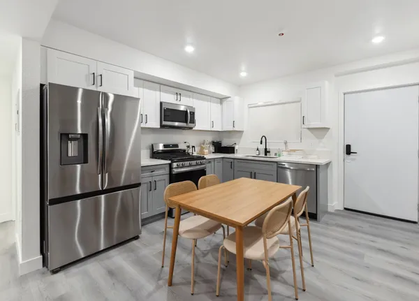 1299 W 36th Pl, Los Angeles, CA 90007 1299 W 36th Pl in South Los Angeles, Los Angeles | Studio, 1- to 3-Bedroom Rentals Available