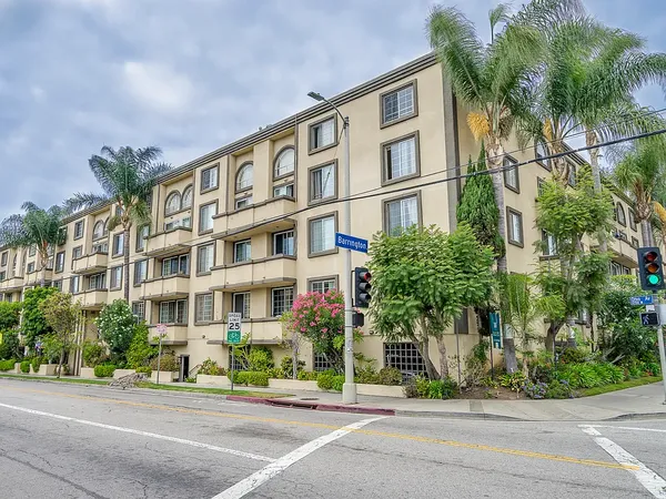 UCLA Off-Campus Housing | Rose Flower | Studio, 1- to 3-Bedroom Rentals Available