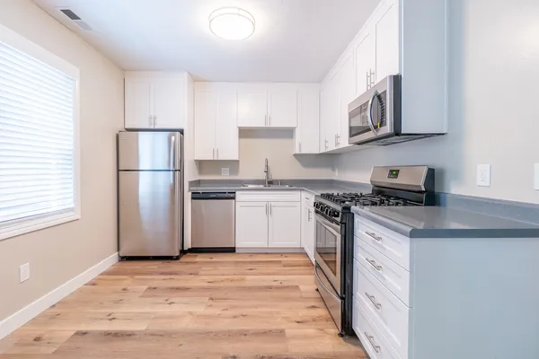 2620 Regent in South Berkeley, Berkeley | Studio, 1- to 3-Bedroom Rentals Available