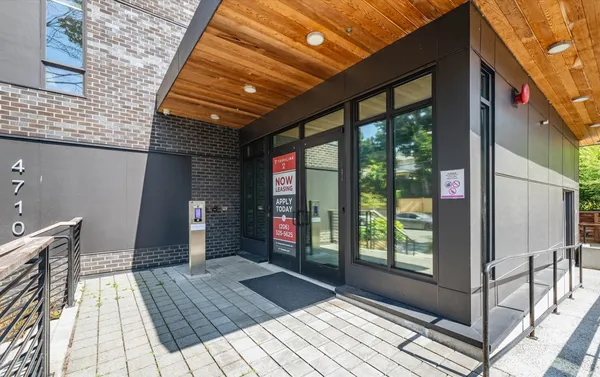 UW Off-Campus Housing | Fifty-Two Apartments | Studio, 1- to 3-Bedroom Rentals Available