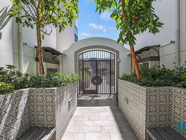 UCLA Off-Campus Housing | Kiowa Stone | Studio, 1- to 3-Bedroom Rentals Available