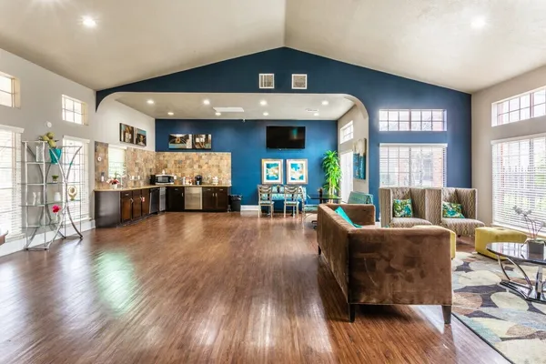 West Oaks Landing in Briar Village, Houston | Studio, 1- to 3-Bedroom Rentals Available