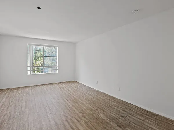 UCLA Off-Campus Housing | Rose Flower | Studio, 1- to 3-Bedroom Rentals Available